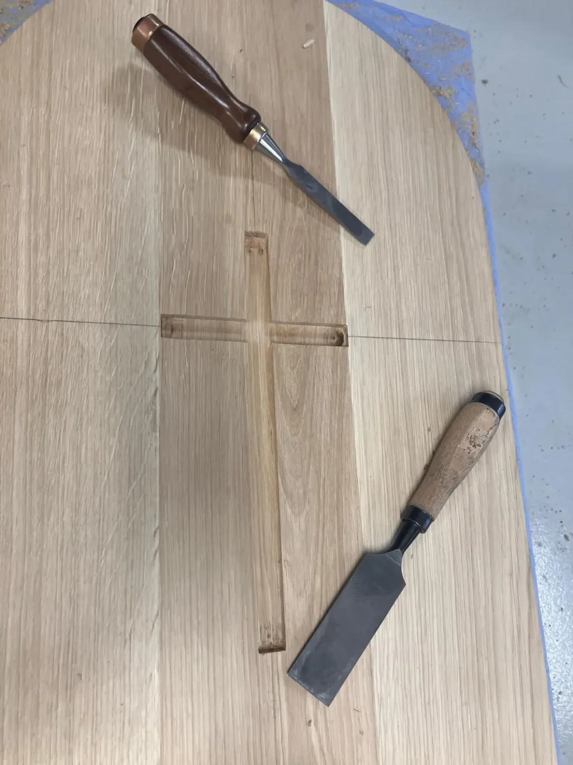 La fabrication de la cathèdre pour la visite du pape en France