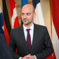 Jean-Noël Barrot dénonce les attaques russes près de la frontière polonaise