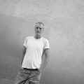 Récit de Destins Anonymes dans &lsquo;La Rue&rsquo; de Robert Seethaler