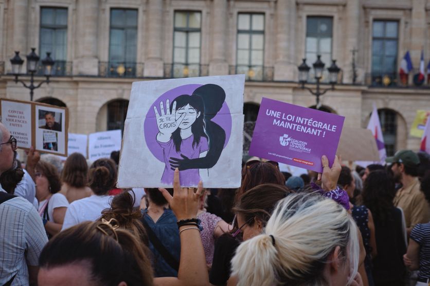 FRANCE-PROTEST CALLING FOR COMPREHENSIVE LEGISLATION AGAINST SEXUAL VIOLENCE Des mesures législatives en réponse à l’affaire Lyhanna