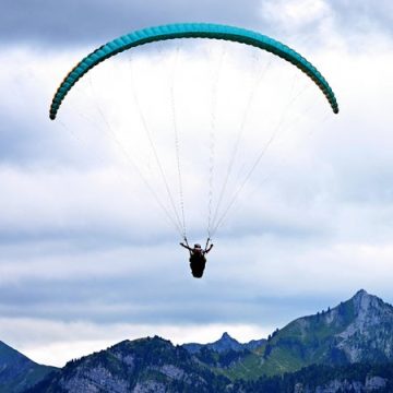 ac863984-3ae1-4e31-b7ae-ce9a378dd8a9 Un accident tragique de parapente à Barneville-Carteret
