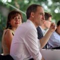 Raphaël Glucksmann en campagne pour la présidentielle de 2027