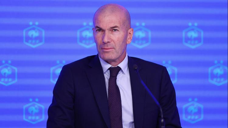 ba3038a2-5687-43e0-98c7-fbc901b58513 Zinédine Zidane prend les rênes de l’équipe de France