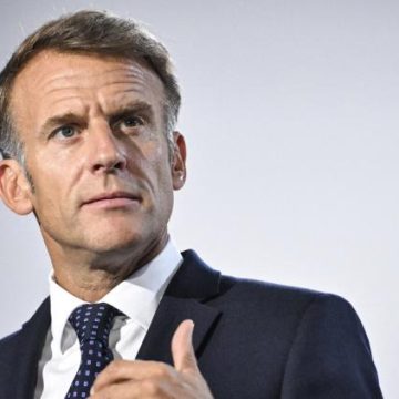 Macron demande un texte européen pour interdire les réseaux sociaux aux moins de 15 ans