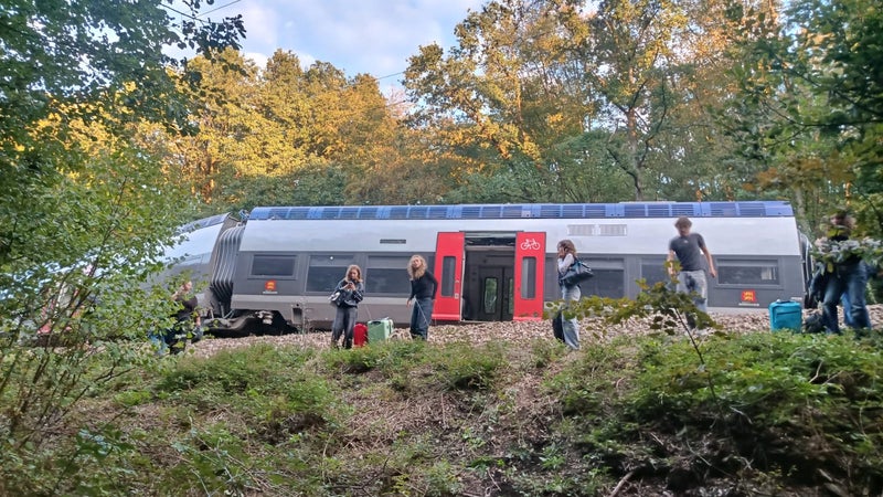 c11cea19-ea6a-4eed-9e3d-fda1cb85ef8a Enquête sur le déraillement d’un train en Normandie : aucune piste exclue
