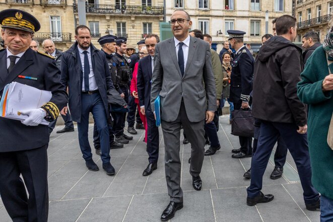 de1e6c41-947d-4a00-b6ea-7d02d037e4f7 Le ministre de l’intérieur face aux accusations d’infox