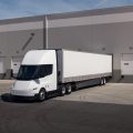 L&rsquo;attaque des poids lourds électriques chinois et américains sur le marché européen