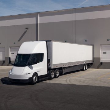 L&rsquo;attaque des poids lourds électriques chinois et américains sur le marché européen