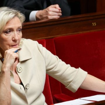 f352bf04-c5f6-449d-a964-7bfbaa2c3dbf Un référendum sur l’interdiction du voile dans l’espace public proposé par le Rassemblement national