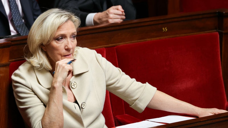 f352bf04-c5f6-449d-a964-7bfbaa2c3dbf Un référendum sur l’interdiction du voile dans l’espace public proposé par le Rassemblement national