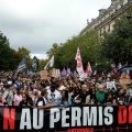 Manifestations en France contre la loi sur l&rsquo;usage des armes par les forces de l&rsquo;ordre