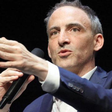 0595504b-dc09-483b-b865-424745c62dc7 Raphaël Glucksmann dénonce une campagne de harcèlement de La France insoumise