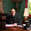 Mgr Olivier de Cagny sur la mobilisation des lycéens : appel au dialogue