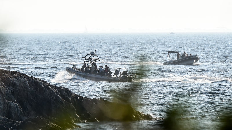 242410a6-d0c1-44a3-8a34-931dc05775e0 Un pêcheur lorientais découvre un obus en mer