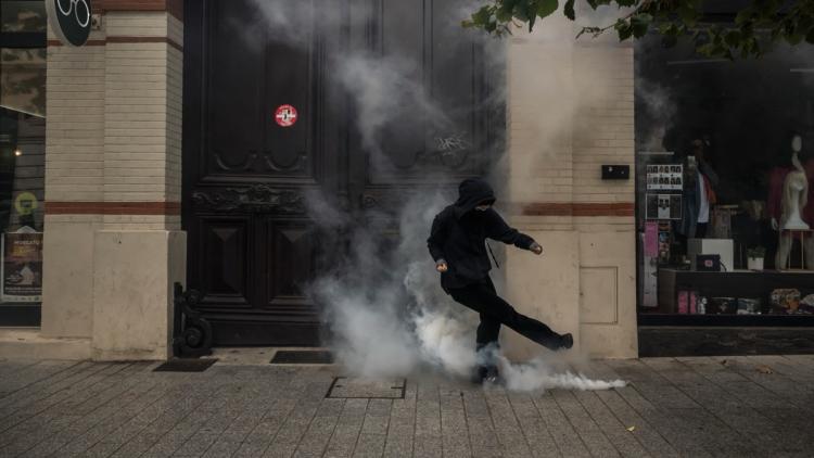 3c056008-2076-49ae-b1be-13a0f1d11012 Un jeune condamné à Toulouse après les violences