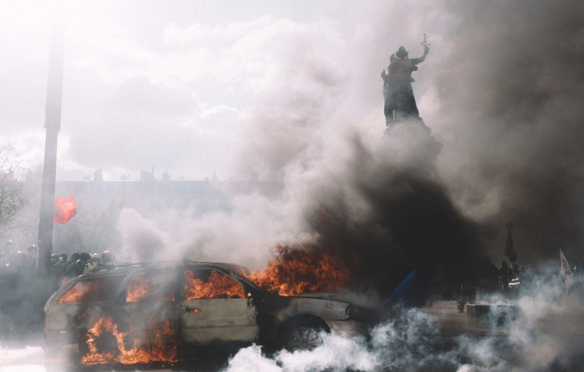 La France Ébranlée par une Journée de Violences