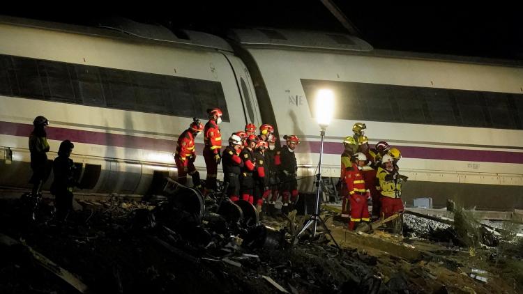 5e047aa3-3f4e-4fbd-ba97-fa15ec2fafbb Collision de trains à grande vitesse en Espagne : Une tragédie nationale