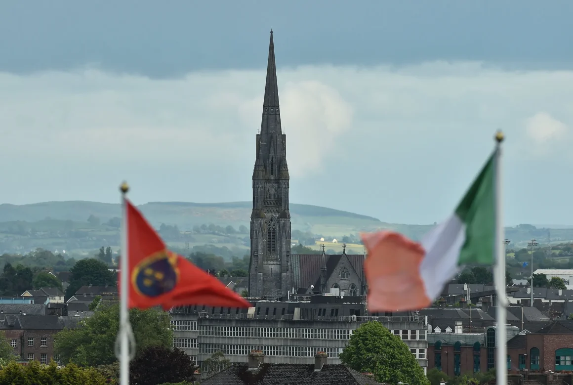 6dd16cbd-9e16-4e5d-9490-34a888f1f1a3 La marche de Drumcree : un retour complexe en Irlande du Nord