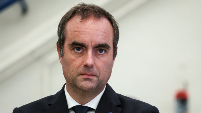 73e3a97e-2957-4a94-848d-f474bbf87102 Sébastien Lecornu répond aux inquiétudes budgétaires des départements