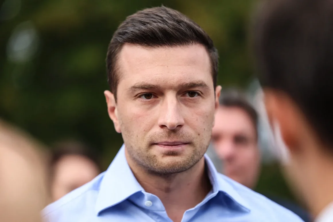78f30054-2c79-484f-b3fa-09f66504d7cb Le président du RN confronté à des accusations de propos antisémites