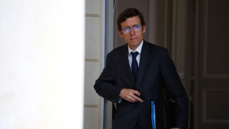 84b8cb2f-7fa6-432c-b345-aa18c1fcf532 Le ministre de l’Éducation nationale contre le blocus des lycées