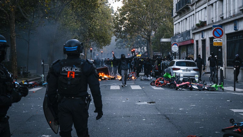 8a3e4dcf-8c7e-4483-aa1f-e1b9d60a40d0 Violences lors des manifestations contre la hausse du coût de la vie à Paris