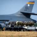 Rapatriement des bombardiers B-1 américains face à la menace iranienne