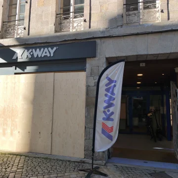 a37f309c-3279-4628-bd7a-4950f645d0d0 Violences urbaines à Quimper: la boutique K-Way sous le choc