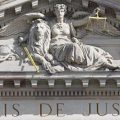 Tragédie Familiale à Carpentras : Incendie Mortel et Accusations