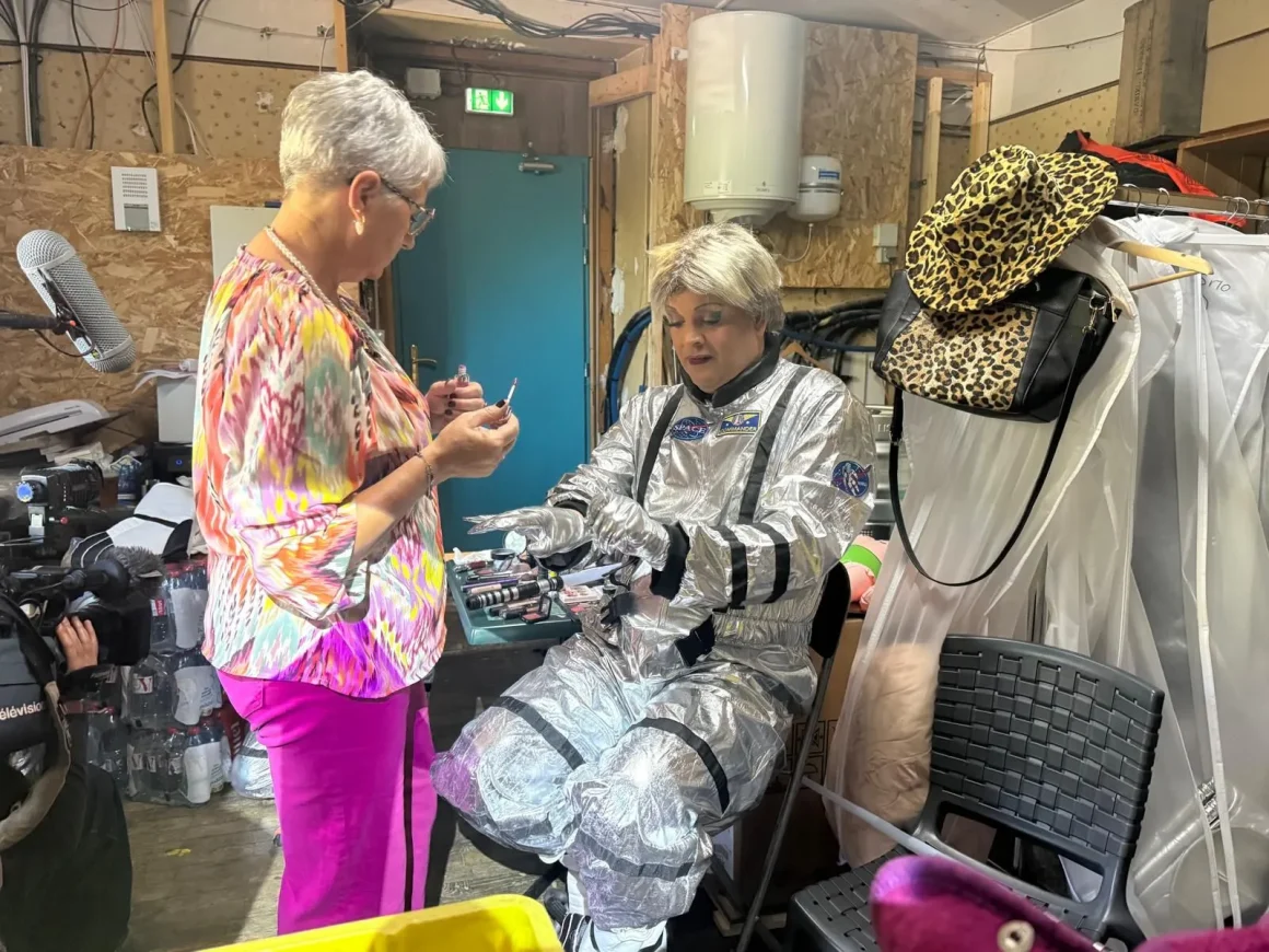 Un cabaret transformiste captivant au Chalet de la diligence